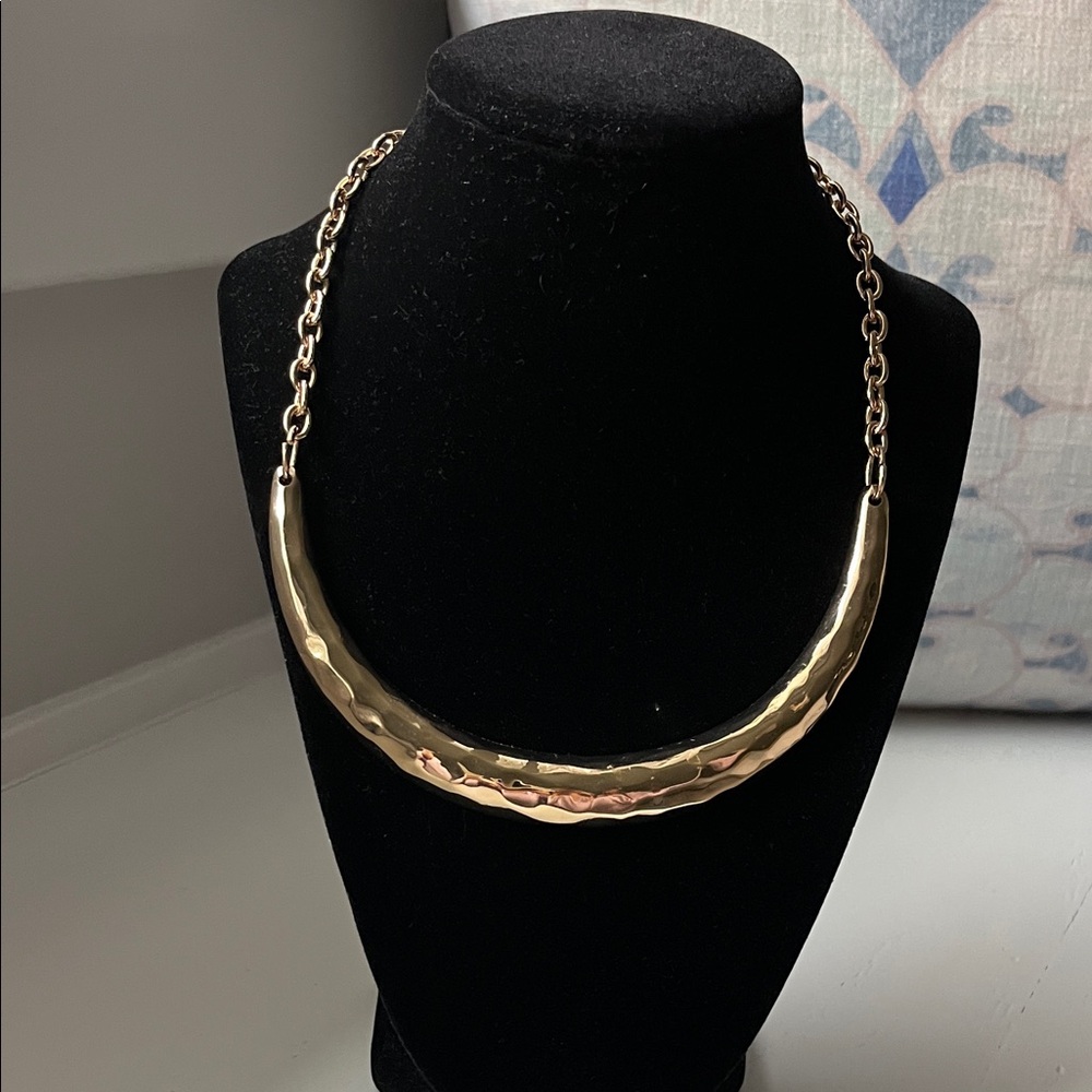 Chic Hammered Gold Tone  Necklace